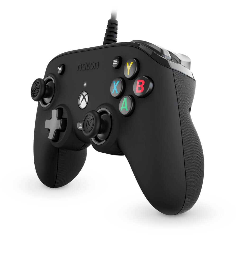 Xbox Compact Controller Black 03